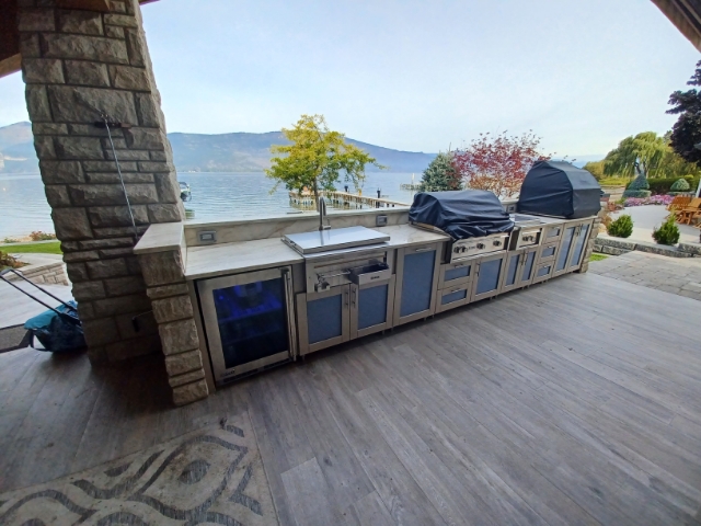 Outdoor Kitchen